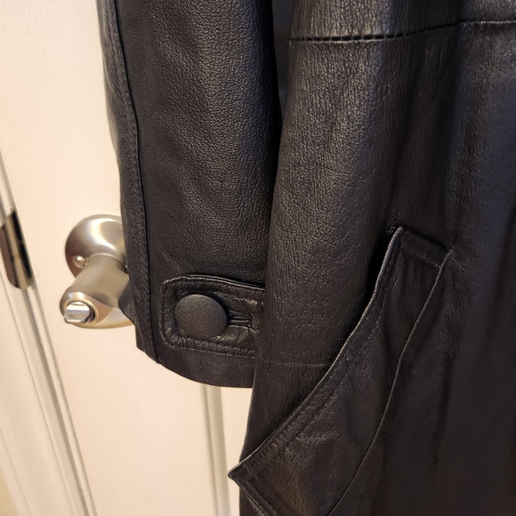 Women's Vintage COMINT Sleek Black Leather Jacket - Picture 4 of 14